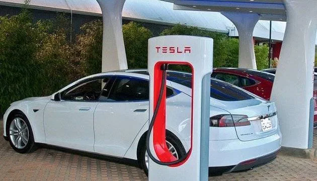 В Україні з'явиться 3 електрозарядні станції компанії Tesla