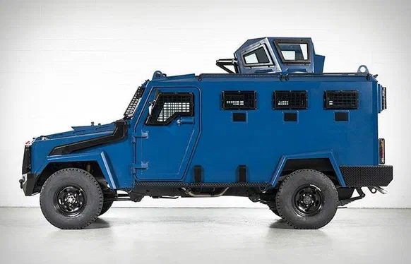 Поліцейський броньований Toyota Land Cruiser отримав нове виконання