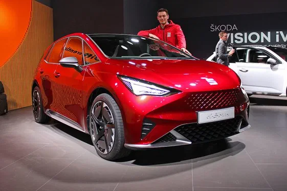Seat el-Born: перший електрокар компанії показав багато цікавого