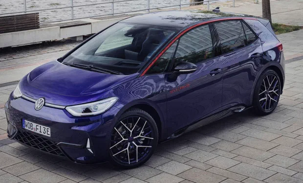 Volkswagen представив лімітовану версію ID.3 Fire+Ice у стилі 90-х — випущено лише 1 990 авто