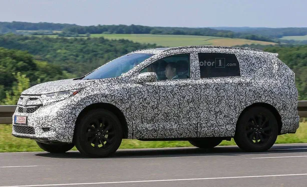 Honda презентує нове покоління паркетника CR-V через рік