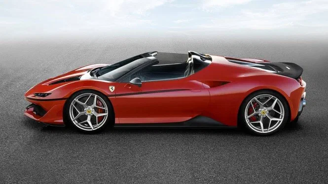 Ferrari презентувала суперкар J50 з відкритим дахом