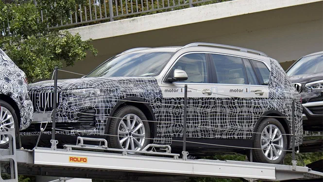 Серійний кросовер BMW X7 розсекречено всередині