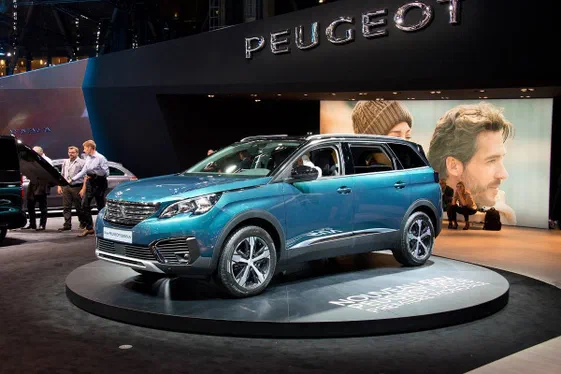 З Peugeot 5008 зробили кросовер
