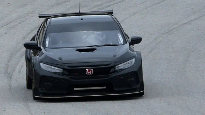 Honda Civic Type R буде брати участь у гонках