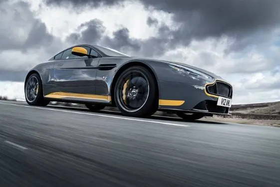 В Aston Martin Vantage V12 S впровадили МКПП