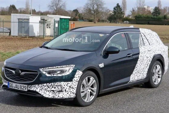 В Opel зайнялися тестами потужного універсала