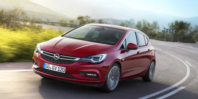 Оновлення дісталися до Opel Astra