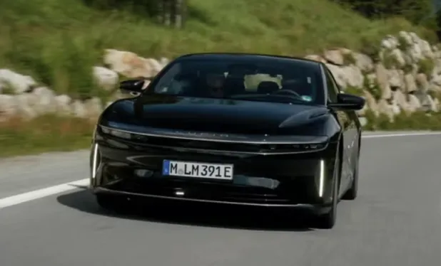 Lucid Air Grand Touring побив світовий рекорд, проїхавши 1205 км на одному заряді