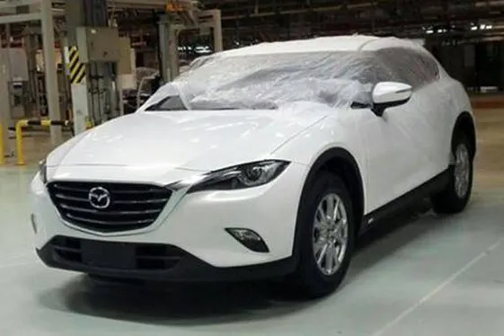 Паркетник Mazda CX-4 з'явився без камуфляжу