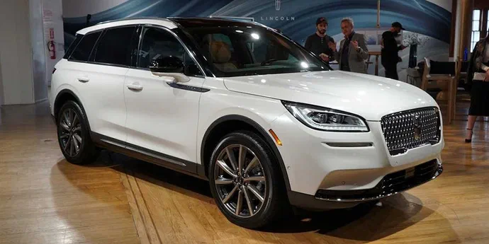 У Нью-Йорку компанія Lincoln показала свій найменший кросовер
