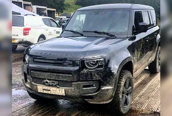 Новенький Land Rover Defender знімається у фільмі про Джеймса Бонда
