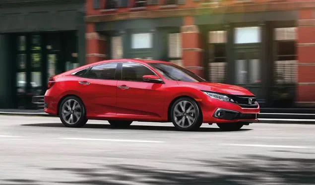 Honda Civic трохи оновився