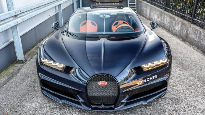Незвичайний гіперкар Bugatti Chiron продадуть за величезні гроші