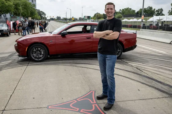 Керівник Dodge очолив Chrysler після відставки CEO бренду