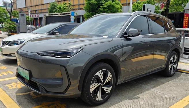 Geely Galaxy E5 досягнув понад 12 000 продажів всього за 20 днів