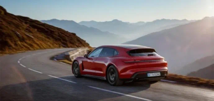 У Porsche дебютувала лінійка GTS