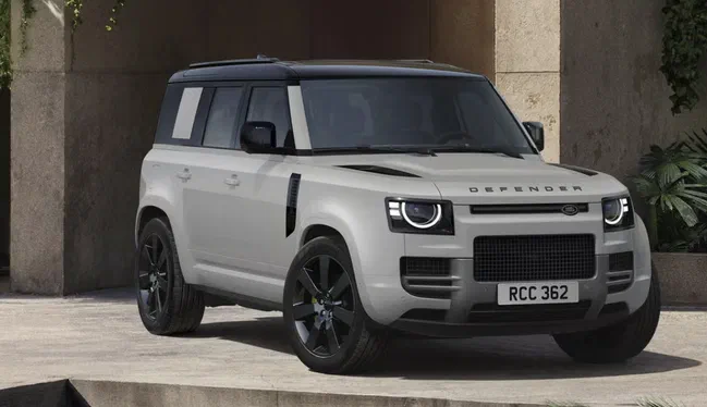 Land Rover оновив Defender 2027: позашляховик отримав нові версії, втратив базовий мотор і подорожчав