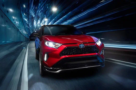 Toyota показала потужний RAV4
