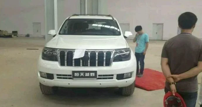 В Китаї будують дешевий Land Cruiser