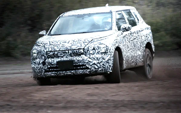 Новий Mitsubishi Outlander вперше продемонстрували на відео
