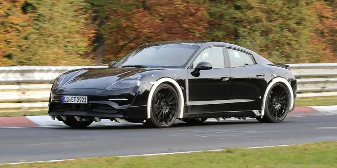 Перша електромашина Porsche вже тестується на Нюрбургрінгу