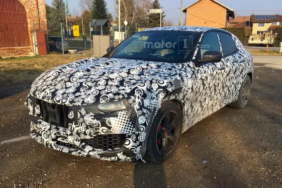 Папарацці «піймали» новий, трохи замаскований Maserati Levante
