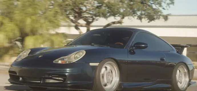 Porsche 911 замінив опозитний 6-циліндровий двигун на Honda K24 – і мережа вибухнула (ВІДЕО)