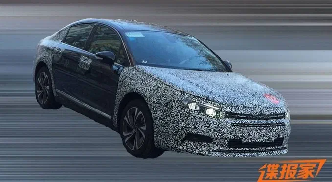 З'явилися знімки з тестових випробувань новітнього Citroen C5