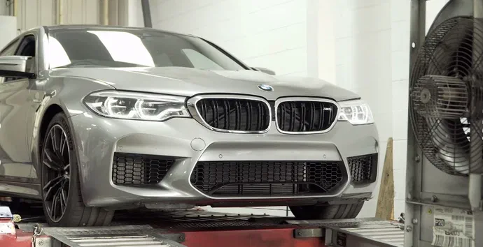 Двигун BMW M5 F90 виявився потужнішим, ніж заявляла компанія (ВІДЕО)