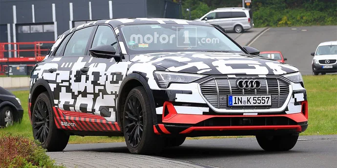Audi зайнялася останніми тестами 1-го електричного паркетника