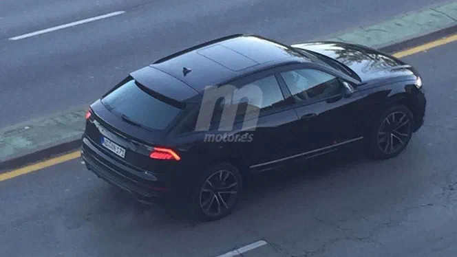 Новенька Audi Q8 потрапила в об'єктиви папараці
