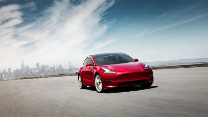 Tesla Model 3 б'є рекорди в Європі