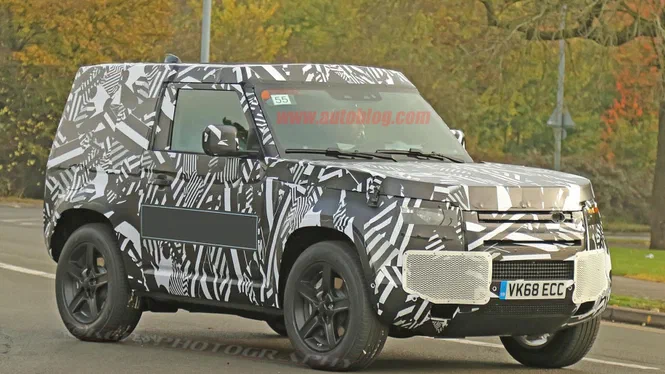 Land Rover випробовує укорочений Defender