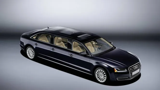Audi A8 стала 6-дверним лімузином