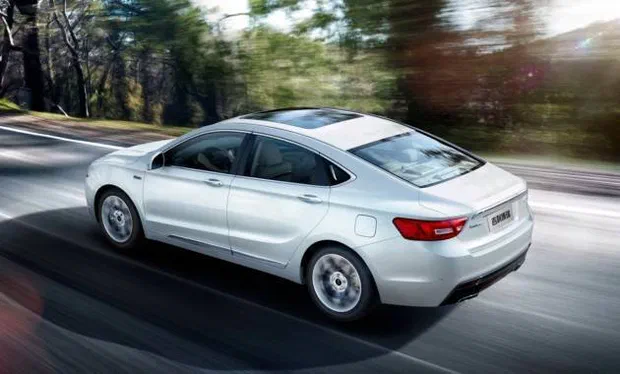 Хто ти Geely? Таємничий седан компанії не залишає в спокої папараці