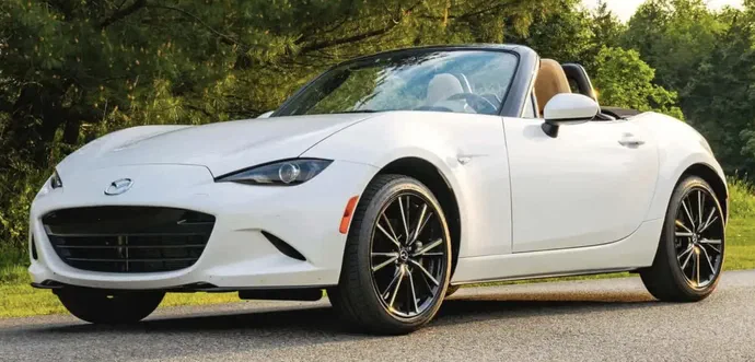 Mazda готує електричну Miata, але не хоче втратити її легендарну легкість