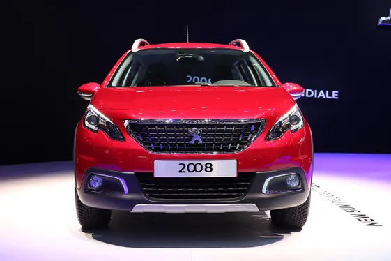 Успішне оновлення кросовера Peugeot 2008
