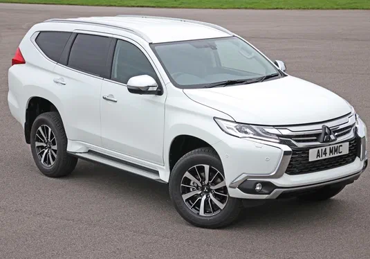 Mitsubishi прибрала з Pajero Sport задні крісла