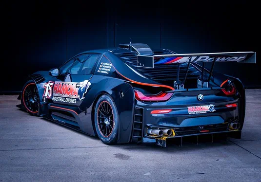 BMW i8 з гоночним агрегатом V8: подивіться, як вона їздить (ВІДЕО)