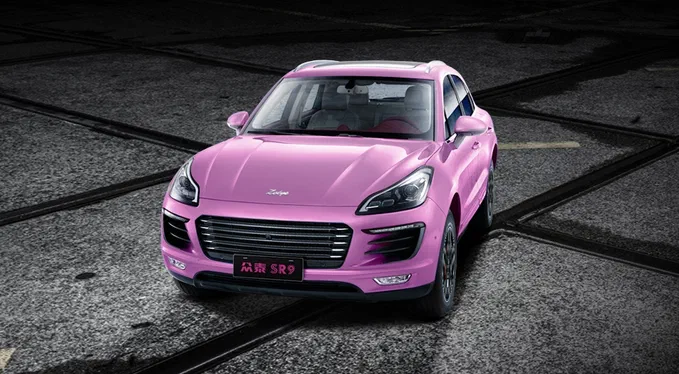 В Мережу потрапили знімки салону рожевої копії Porsche Macan