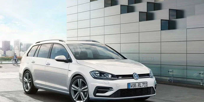 Рестайлінговий Volkswagen Golf покращили спортивним пакетом R-Line