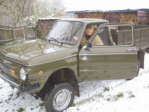 В Україні зібрали вантажівку за «копійки»