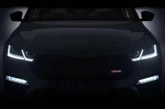 Гібридна Skoda Octavia RS розсекретила дизайном