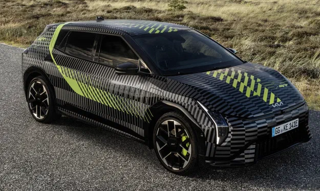 Kia показала перший тизер спортивного електрокара EV4 GT