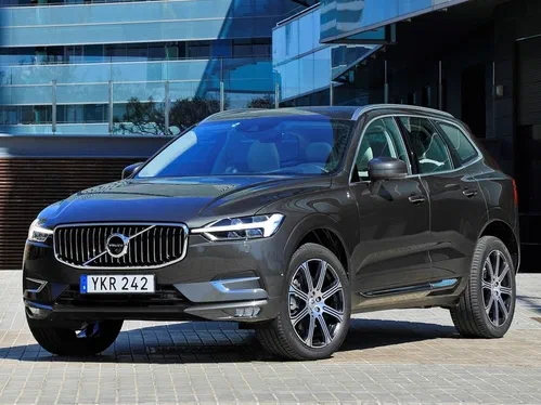 Новенький Volvo XC60 «обують» в шини Continental