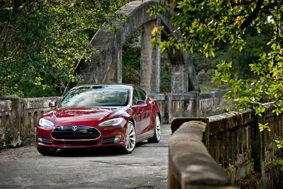 Tesla до 2018 року запланувала виробництво 500 тисяч машин