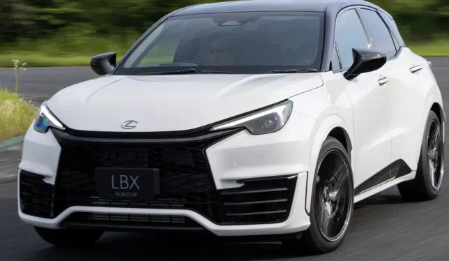 Новий Lexus LBX Morizo RR з комплектом GR Yaris у компактному SUV