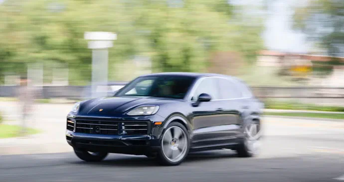 Газовий Porsche Cayenne продовжить існувати до 2030-х разом із двигуном V-8