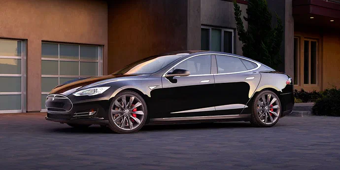 Екс-робітник Tesla вимагає $1 млн за обвинувачення в шпигунстві